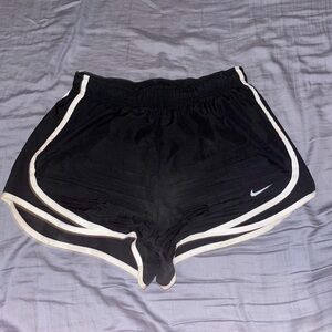 black and white nike running shorts size medium